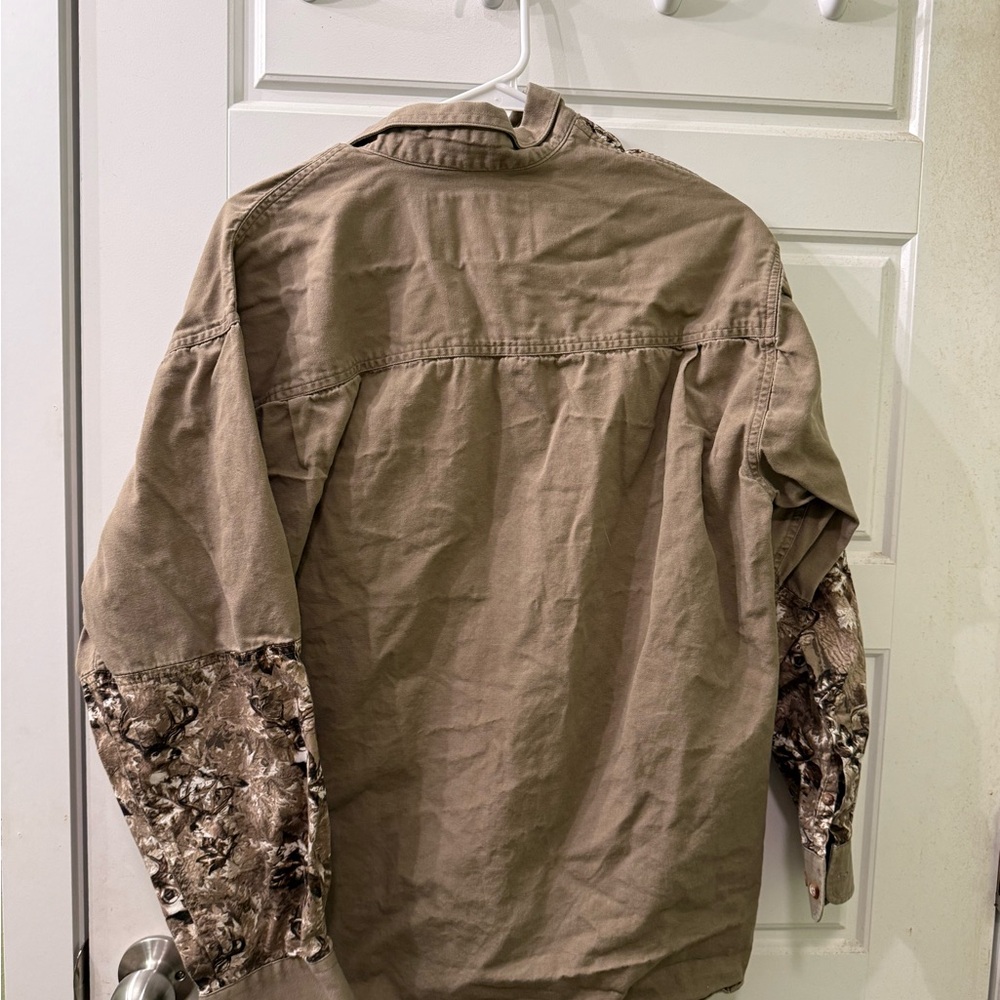 Vintage Western Bit & Bridle Tan Shirt with Camouflage Accents Size M - Picture 3 of 3